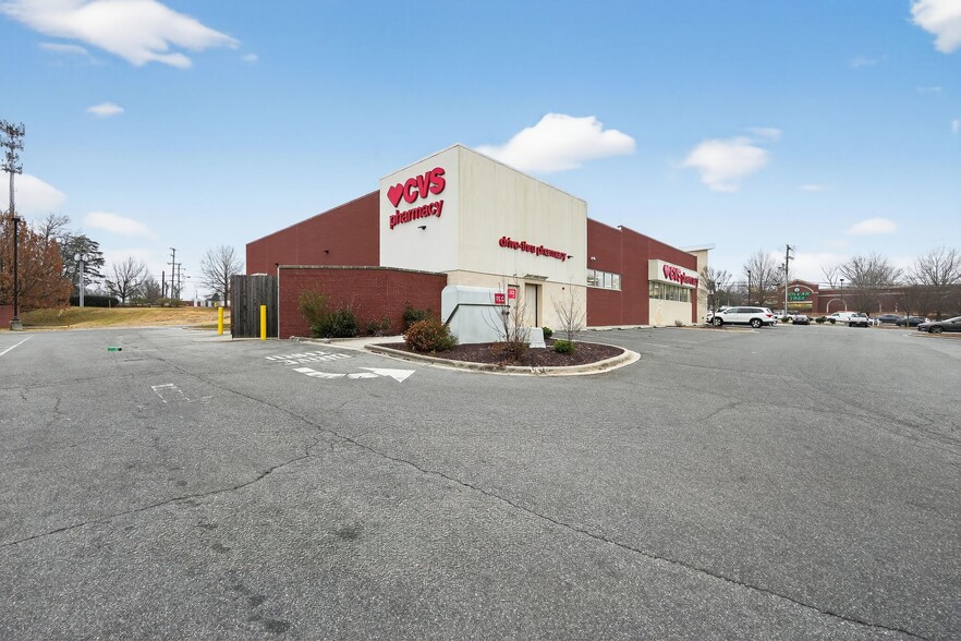 More Photos Of 4000 Battleground Ave, Greensboro Drugstore For Sale