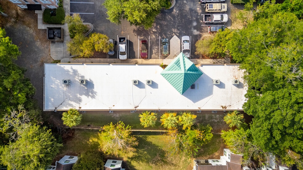 More Photos Of 268 W Coleman Blvd, Mount Pleasant Office For Sale