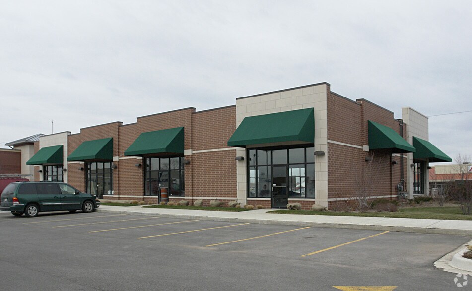 More Photos Of 1906-1928 W Wilson St, Batavia Storefront Retail Office For Lease