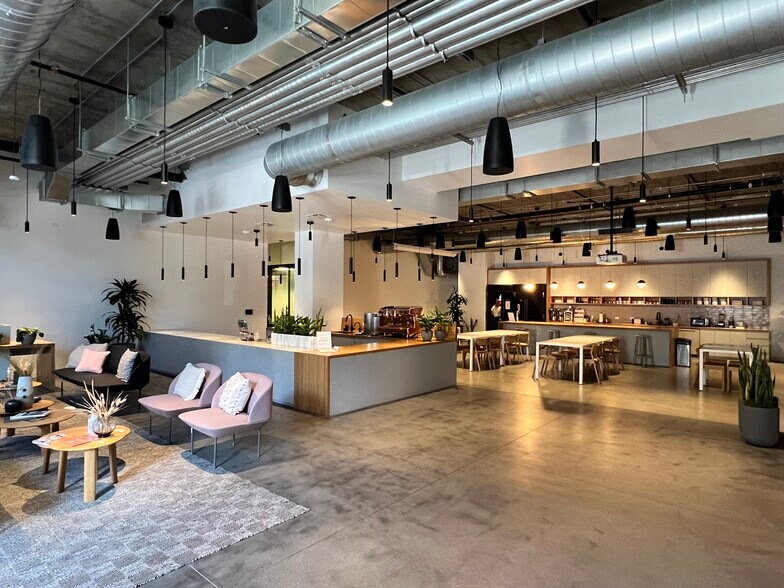 More Photos Of 7007 Romaine St, Los Angeles Office For Lease