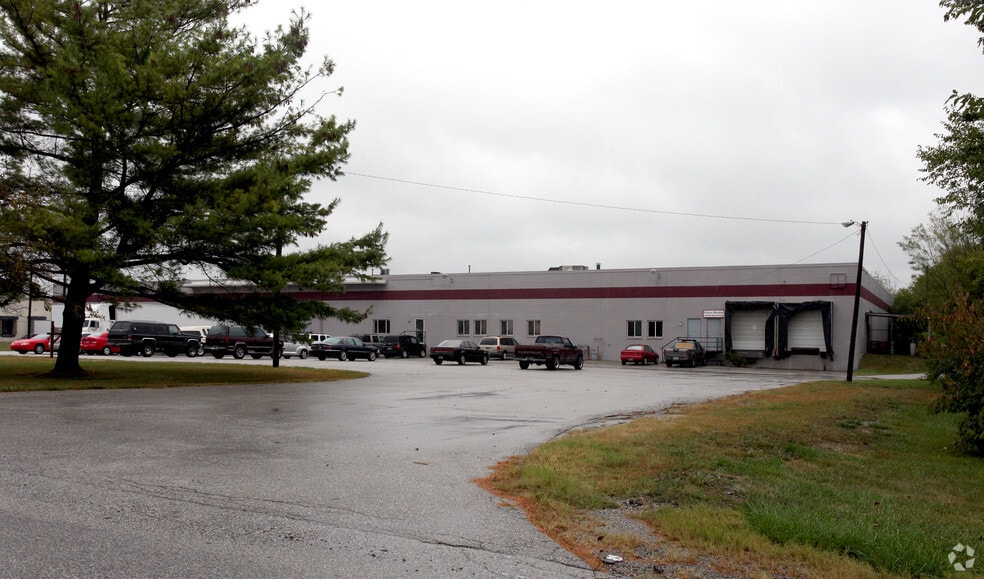 More Photos Of 4101 S High School Rd, Indianapolis Manufacturing For Lease