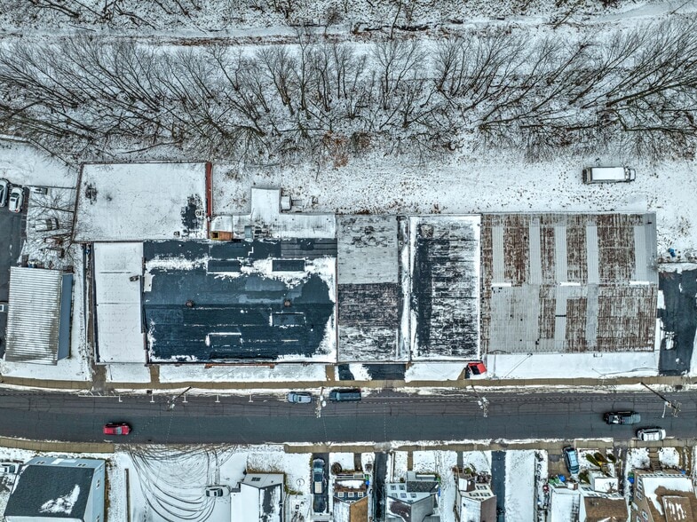 More Photos Of 105-119 Sprague Ave, Middletown Manufacturing For Lease