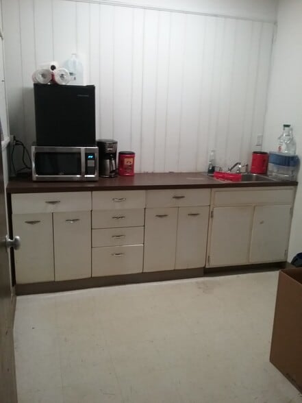 More Photos Of 2315 Stanley Ave, Dayton Light Distribution For Sale