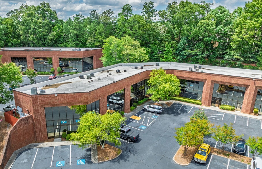 More Photos Of 6160 Peachtree Dunwoody Rd NE, Atlanta Office For Sale