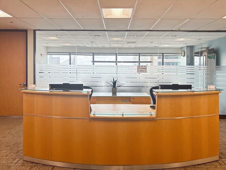 More Photos Of 400 E Pratt St, Baltimore Coworking Space