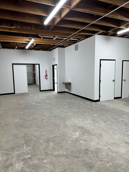 More Photos Of 1690 Hayes Ave, Long Beach Manufacturing For Sale
