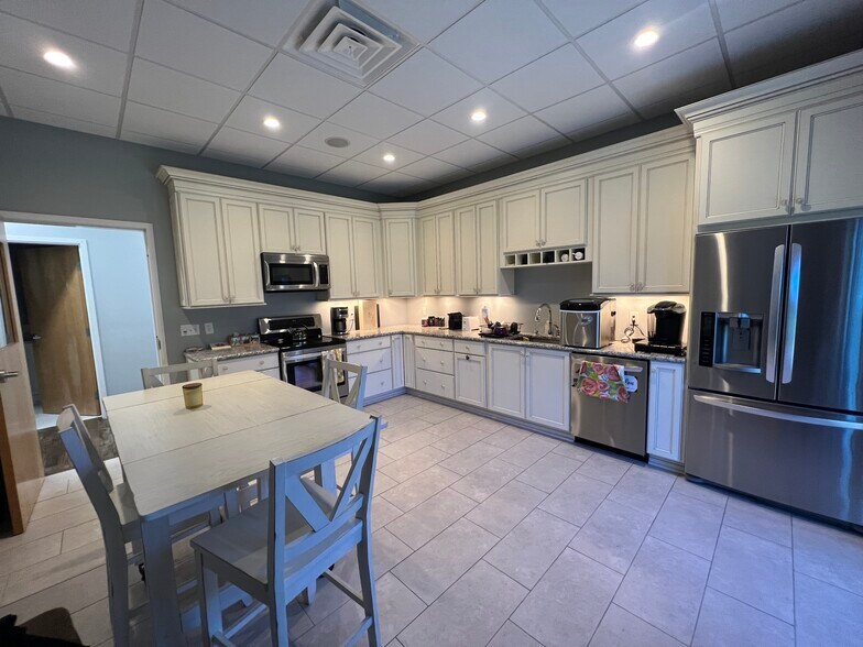 More Photos Of 1632 Virginia Beach Blvd, Virginia Beach Office For Sale