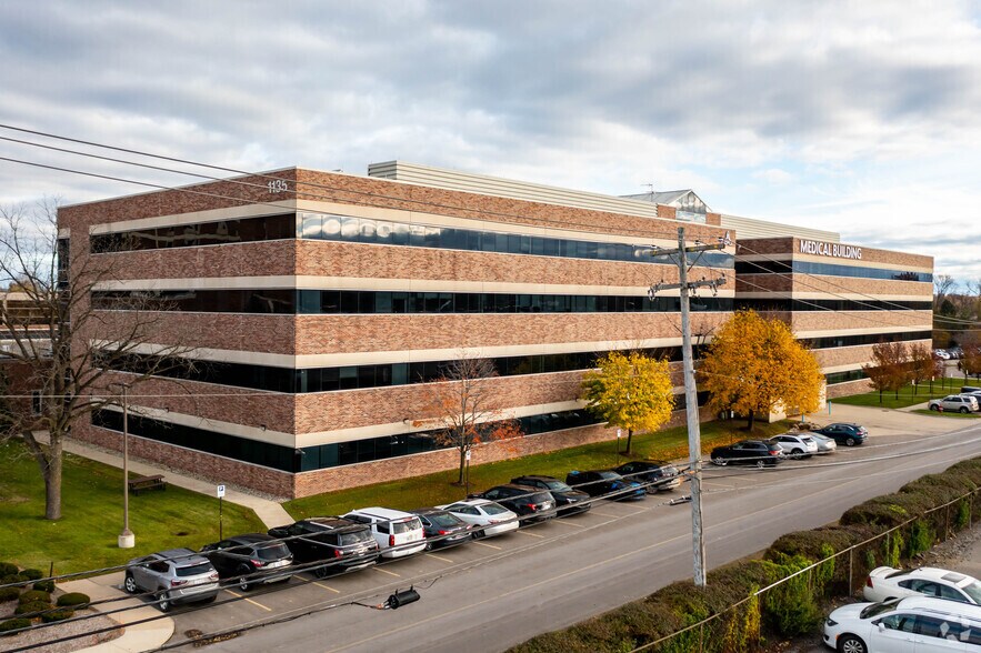 More Photos Of 1135 W University Dr, Rochester Hills Medical For Lease