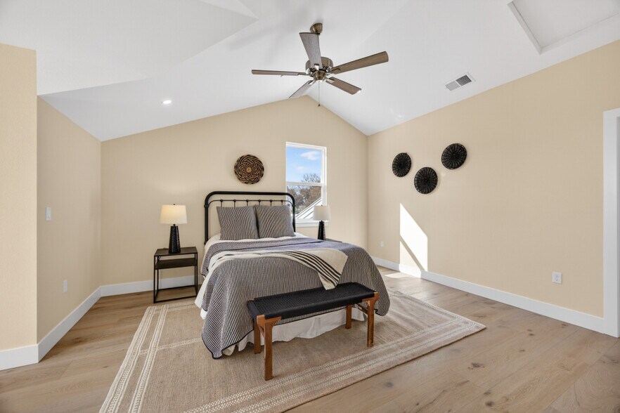 More Photos Of 25265 Carlsbad Ave, Davis Apartments For Sale