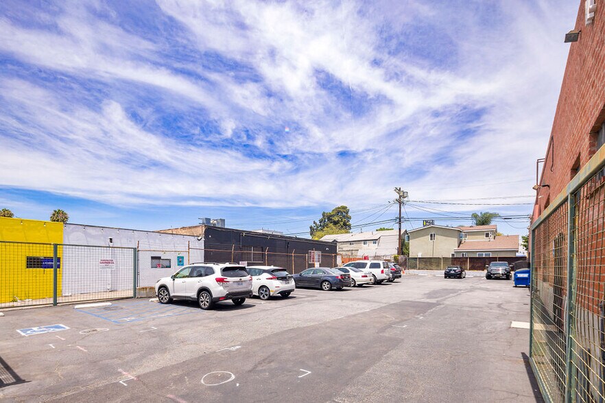 More Photos Of 4625 W Washington Blvd, Los Angeles Warehouse For Lease
