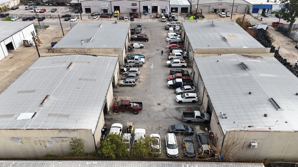 More Photos Of 3906 Waldo St, Houston Warehouse For Lease