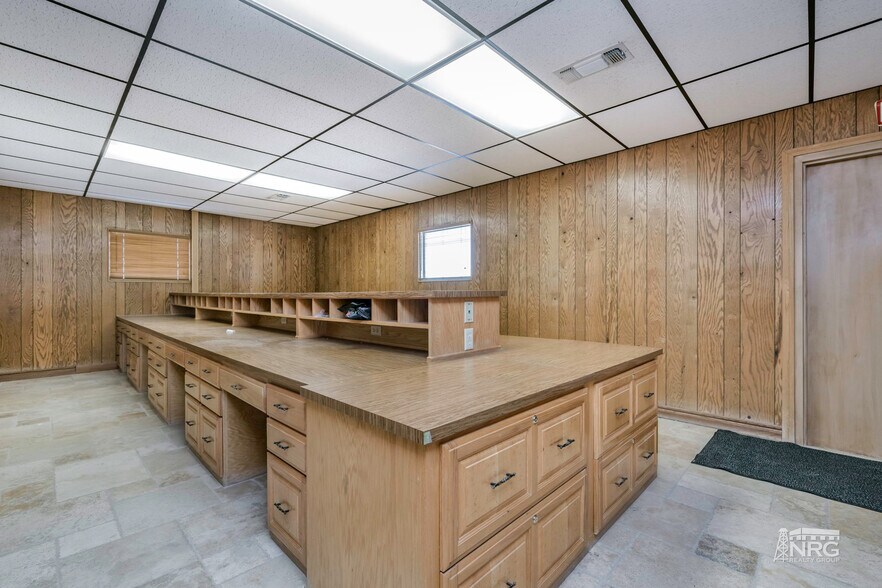 More Photos Of 1321 14th Ave, Perryton Industrial For Sale