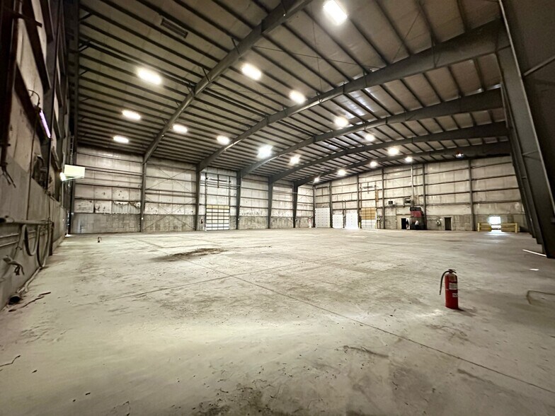 More Photos Of 280 Taggart St, East Palestine Warehouse For Sale