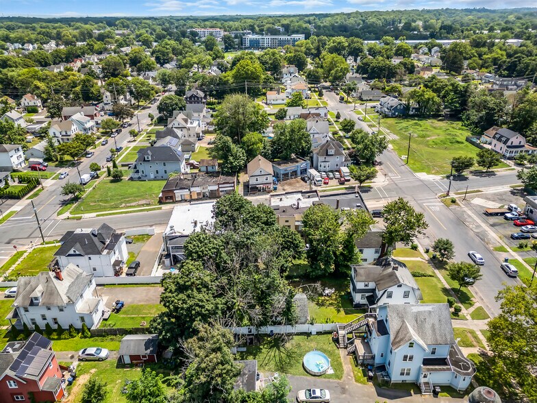 More Photos Of 1011 E 2nd St, Plainfield Storefront For Sale