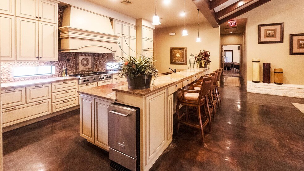 More Photos Of 2511 S Lakeline Blvd, Cedar Park Office For Sale