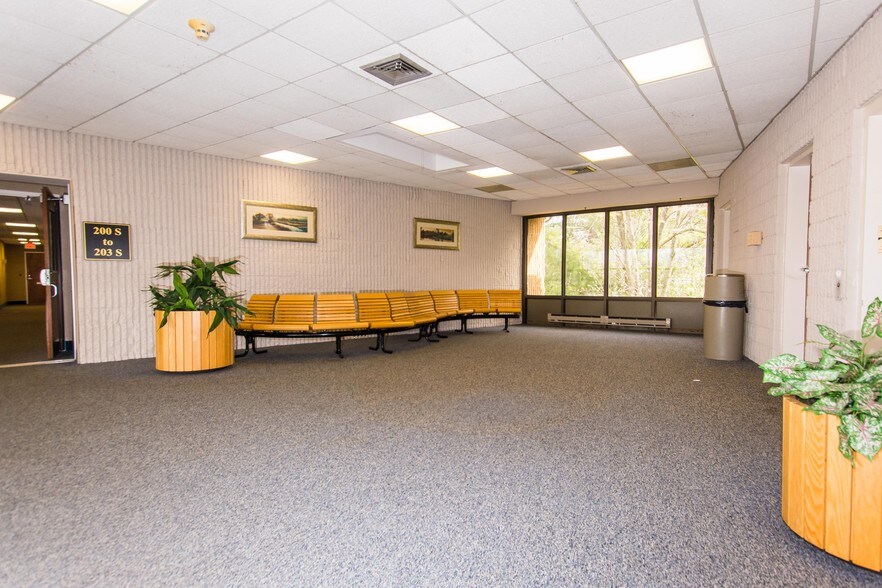 More Photos Of 80 W Welsh Pool Rd, Exton Medical For Lease