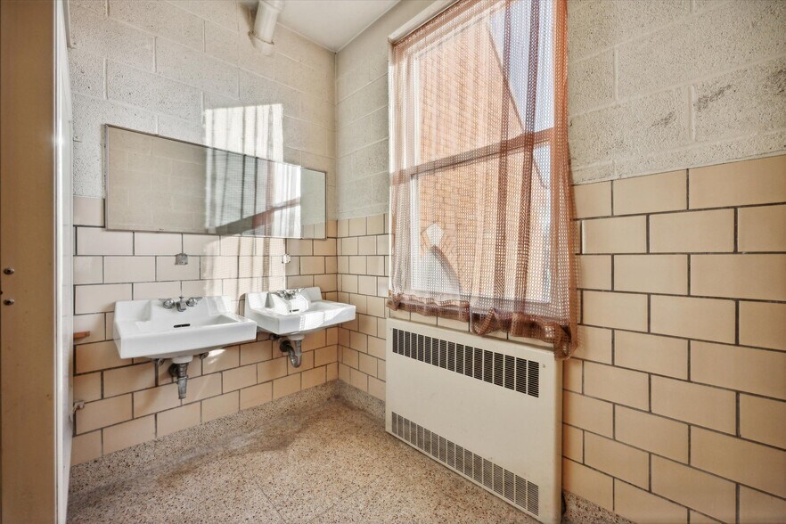 More Photos Of 725 Navarre Ave, Toledo Religious Facility For Sale