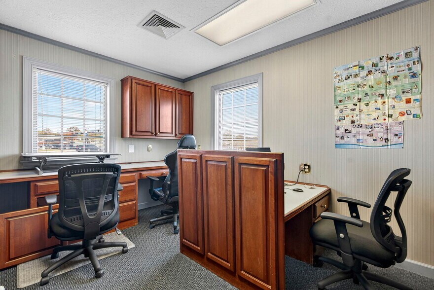 More Photos Of 650 Millwood Ave, Winchester Office For Lease