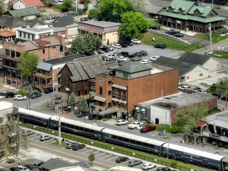 More Photos Of 588 E Main St, Blue Ridge Restaurant For Lease