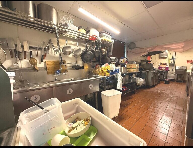 More Photos Of 1439 Vine St, Philadelphia Restaurant For Lease