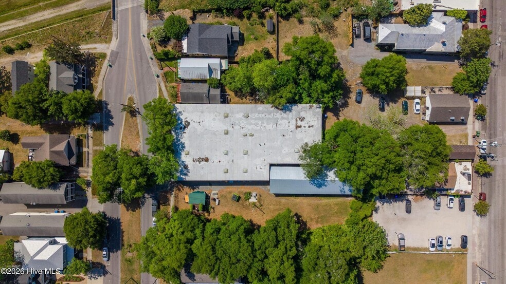 More Photos Of 711 S 5th Ave, Wilmington General Retail For Sale