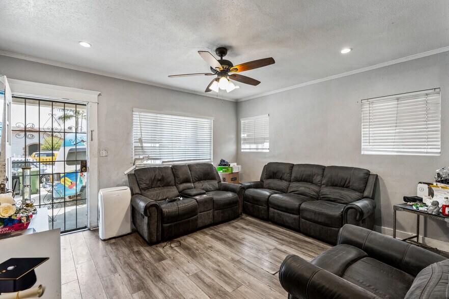 More Photos Of 1049 W 61st St, Los Angeles Apartments For Sale