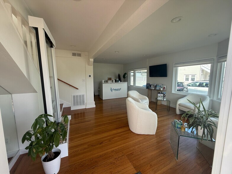 More Photos Of 7880 Exchange Pl, La Jolla Freestanding For Lease