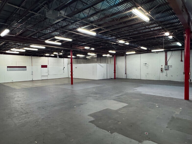 More Photos Of 7355 NW 41st St, Miami Warehouse For Sale