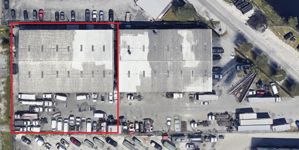 More Photos Of 10650-10660 NW South River Dr, Medley Warehouse For Lease