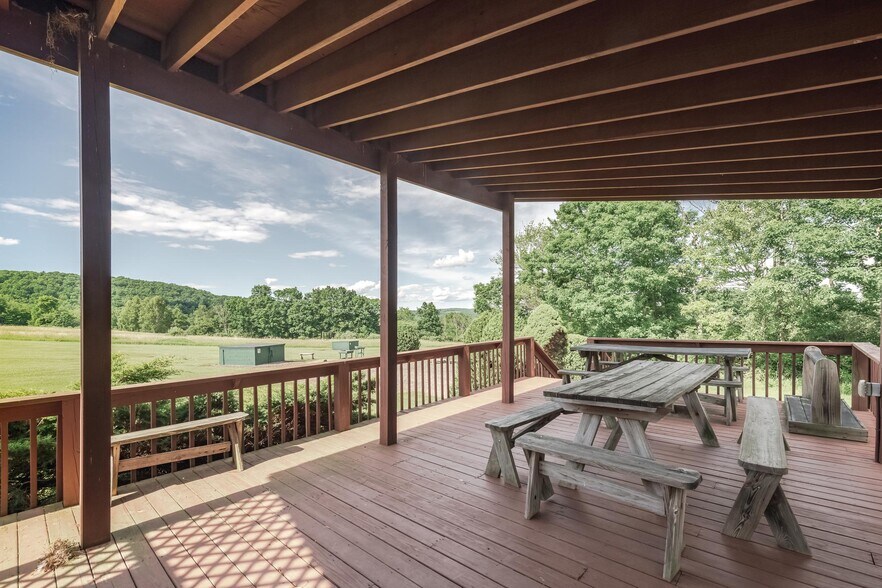 More Photos Of 175 Decoverly Lane, Falls Specialty For Sale