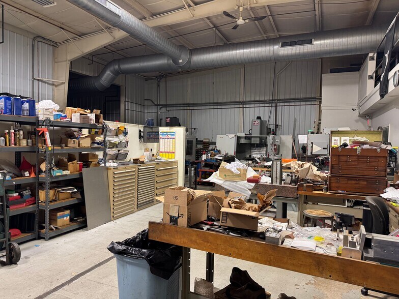 More Photos Of 24108 S Northern Illinois Dr, Channahon Warehouse For Lease