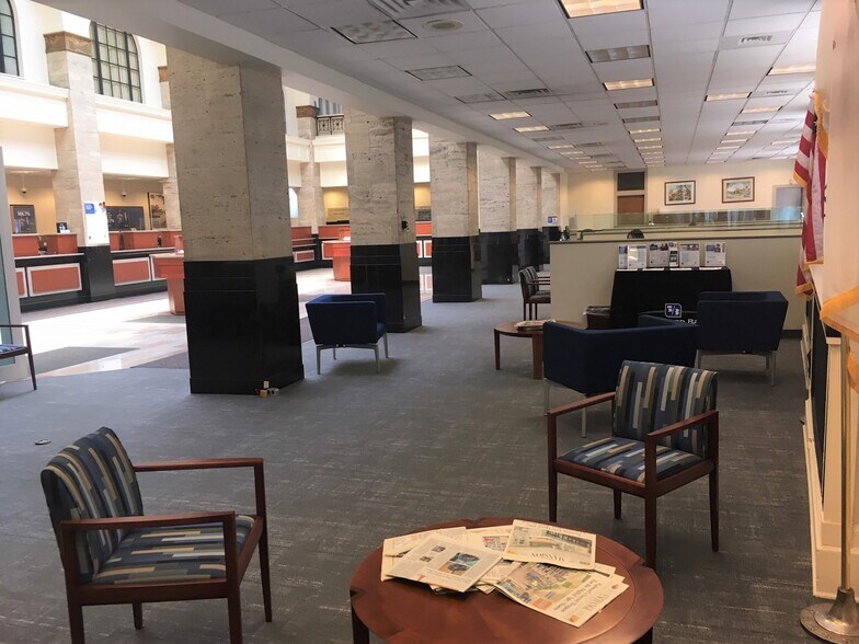 More Photos Of 840 S Oak Park Ave, Oak Park Office For Sale
