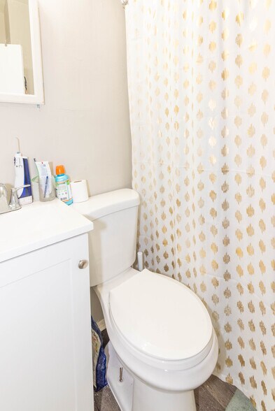 More Photos Of 4008 Primrose Ave, Baltimore Apartments For Sale