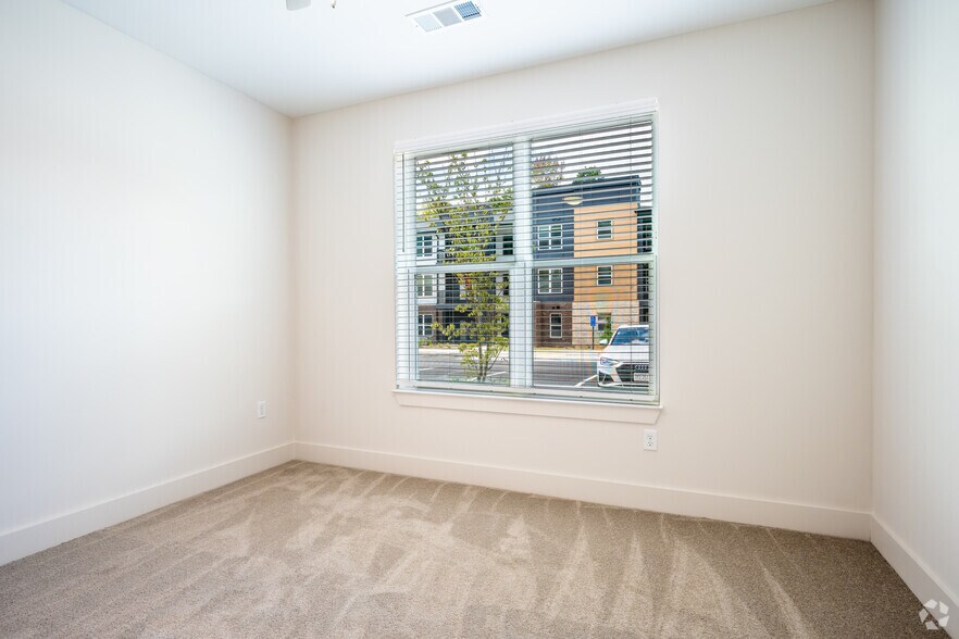 More Photos Of 12801 Lucks Ln, Midlothian Apartments For Sale