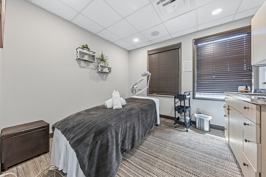 More Photos Of 18820 Bagley Rd, Middleburg Heights Office For Sale