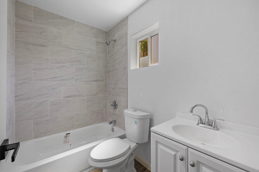 More Photos Of 543 N Barbara Ave, Azusa Multifamily For Sale