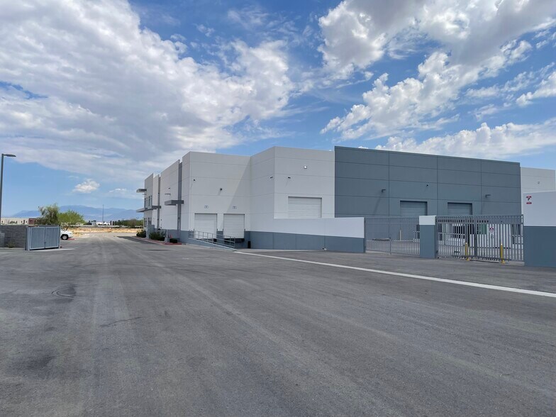 More Photos Of 7465 W Badura Ave, Las Vegas Warehouse For Sale