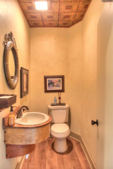 More Photos Of 218 N 100 W, Moab Restaurant For Sale