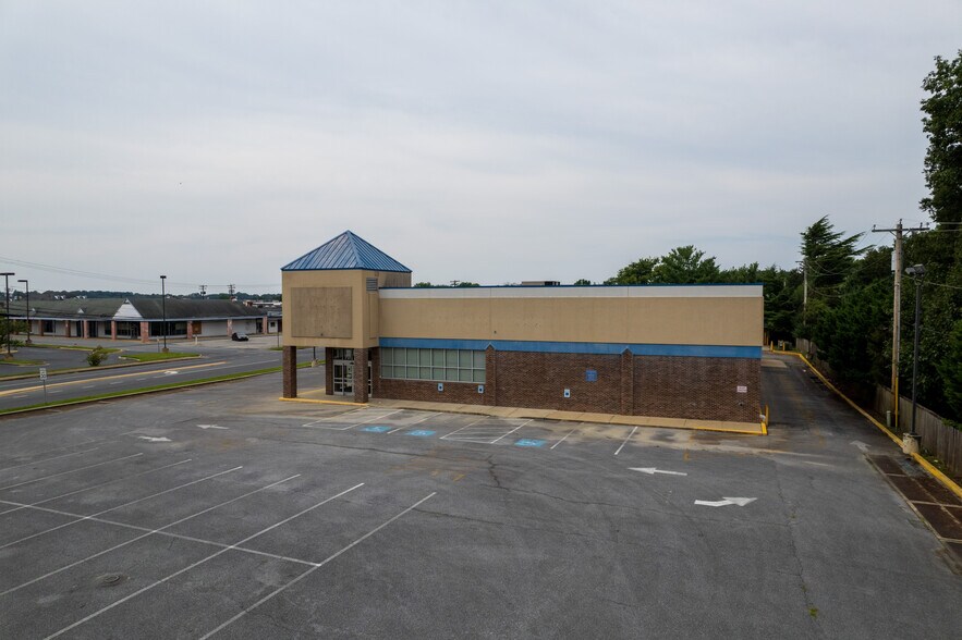 More Photos Of 701 Atlanta Rd, Seaford Freestanding For Lease