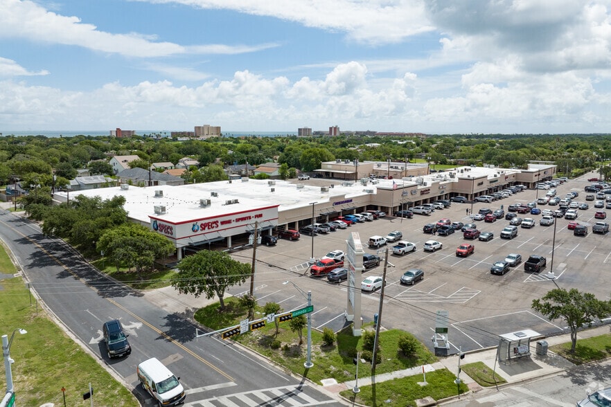 More Photos Of 4200-4250 S Alameda St, Corpus Christi Storefront For Lease