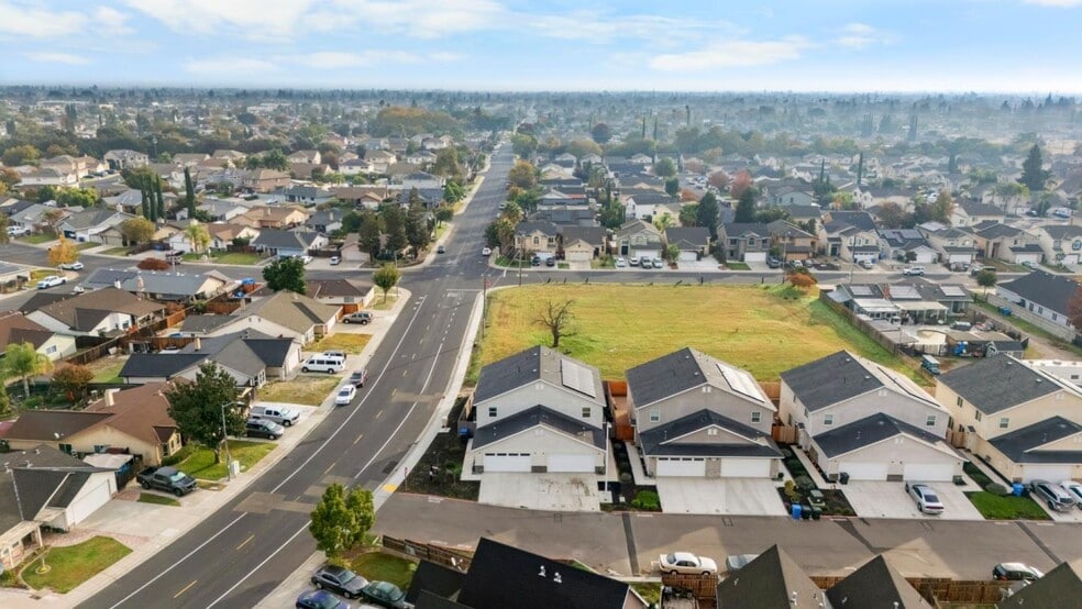 More Photos Of 930 W Alameda St, Manteca Apartments For Sale