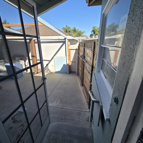 More Photos Of 15709 Bellflower Blvd, Bellflower General Retail For Sale