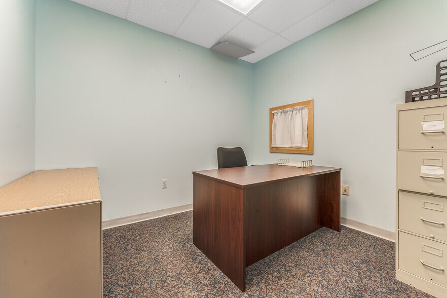 More Photos Of 320 S Main St, Phillipsburg Medical For Lease