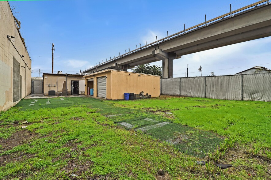More Photos Of 1025 44th Ave, Oakland Warehouse For Sale