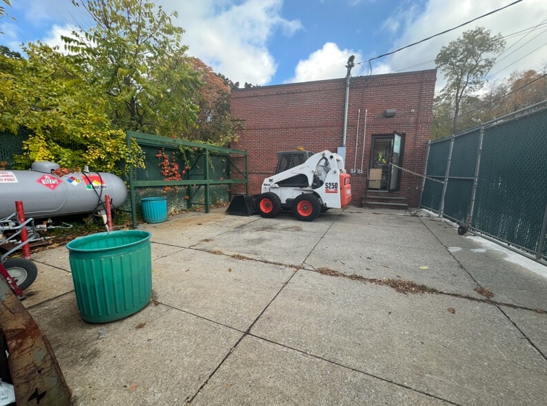 More Photos Of 4 Riversville Road Rd, Greenwich Land For Lease