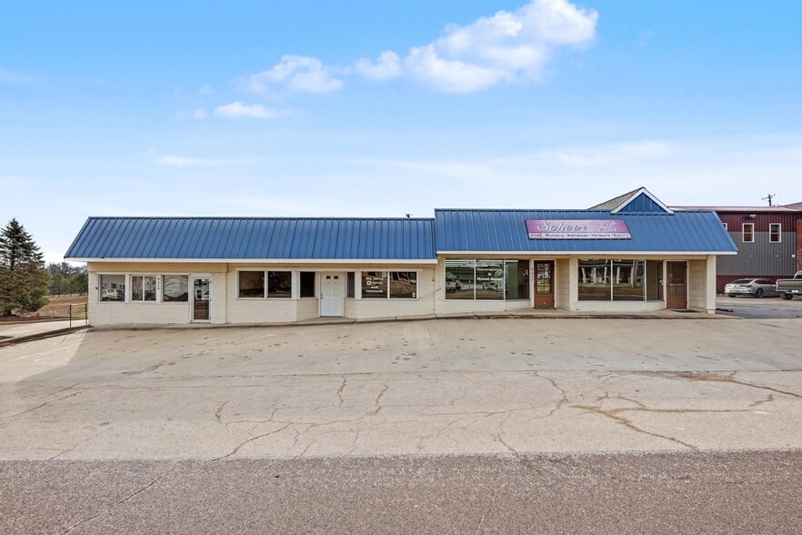 More Photos Of 9420-9424 MO-100, New Haven General Retail For Sale