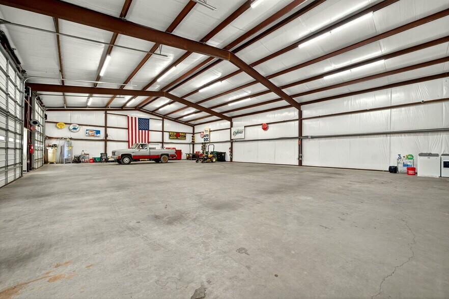 More Photos Of 4626 County Road 2200, Greenville Flex For Sale