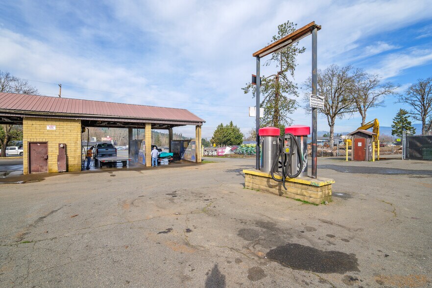 More Photos Of 2521 Williams Hwy, Grants Pass Carwash For Sale