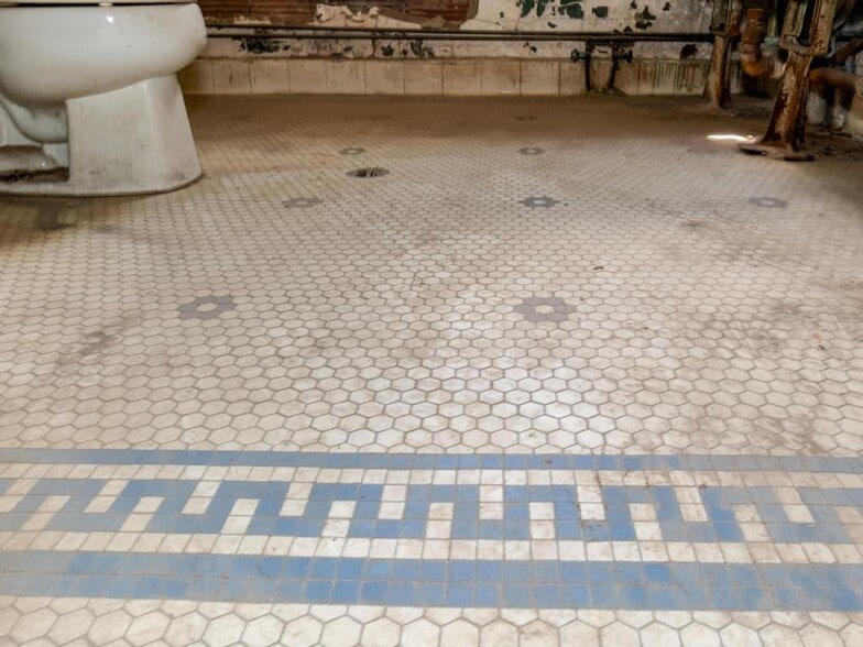 More Photos Of 800 Franklin Ave, Aliquippa Restaurant For Sale