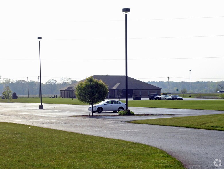 More Photos Of 1178 Fremont Ct, Elkhart Office For Lease